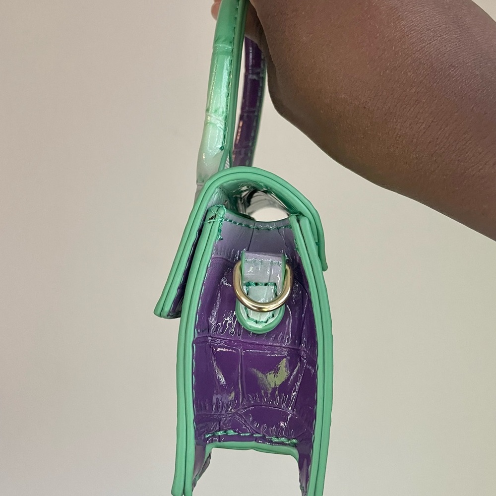 Purses - Picture 2 of 4